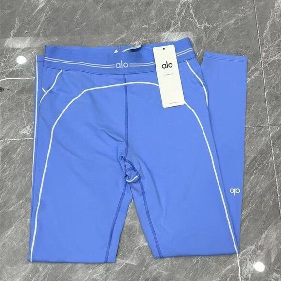 ALO Yoga Airline Women's Sports Bra and Leggings Set Sz M - Picture 6 of 6